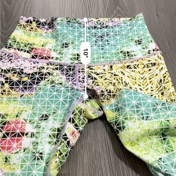 Lululemon Rare Wunder Under Crop II *Full-On Luon (Roll Down) in Paradise Grid 4 - Picture 10 of 11